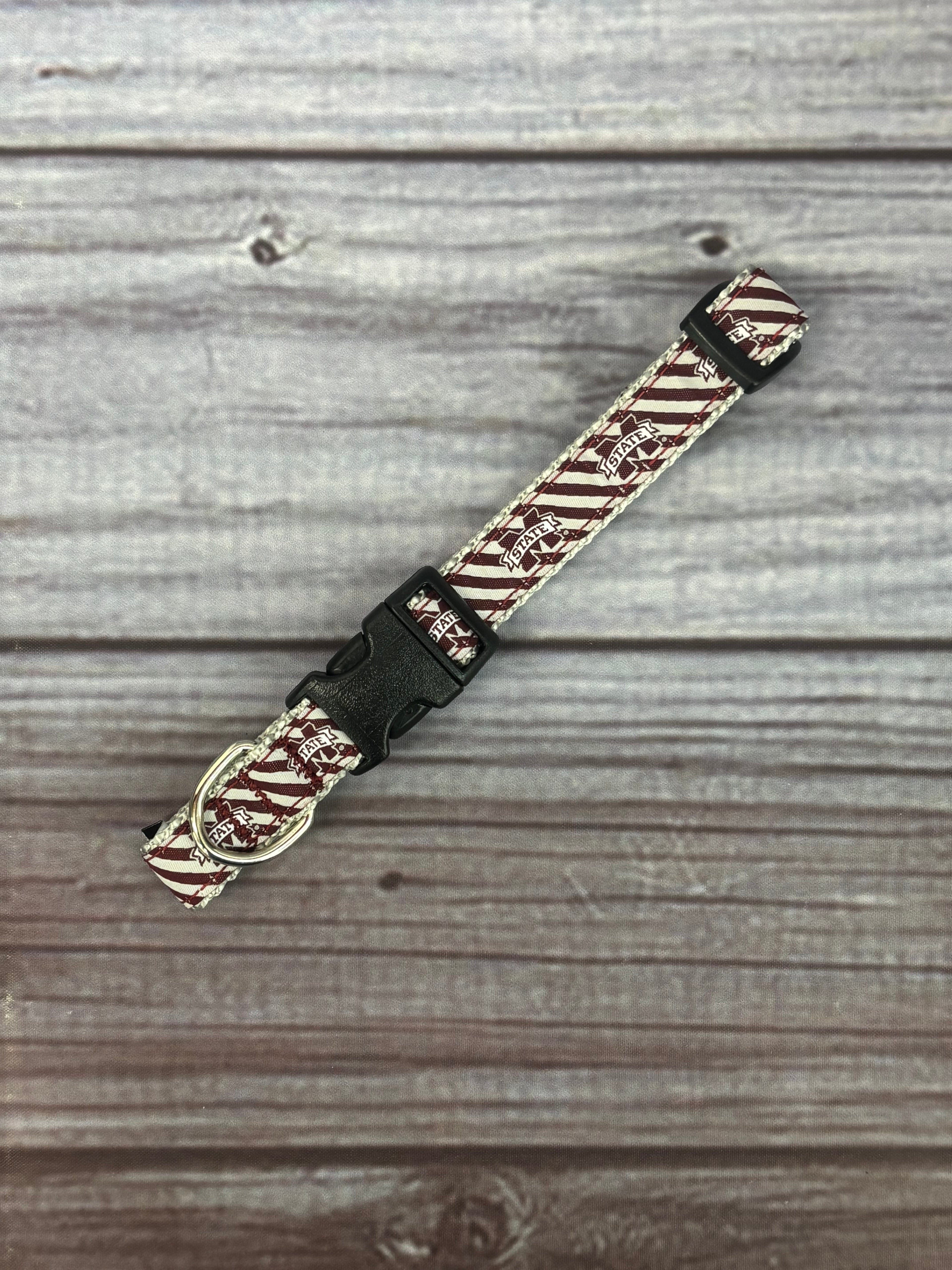 In Dog We Trust Dog Collar M-State Diagonal Stripe