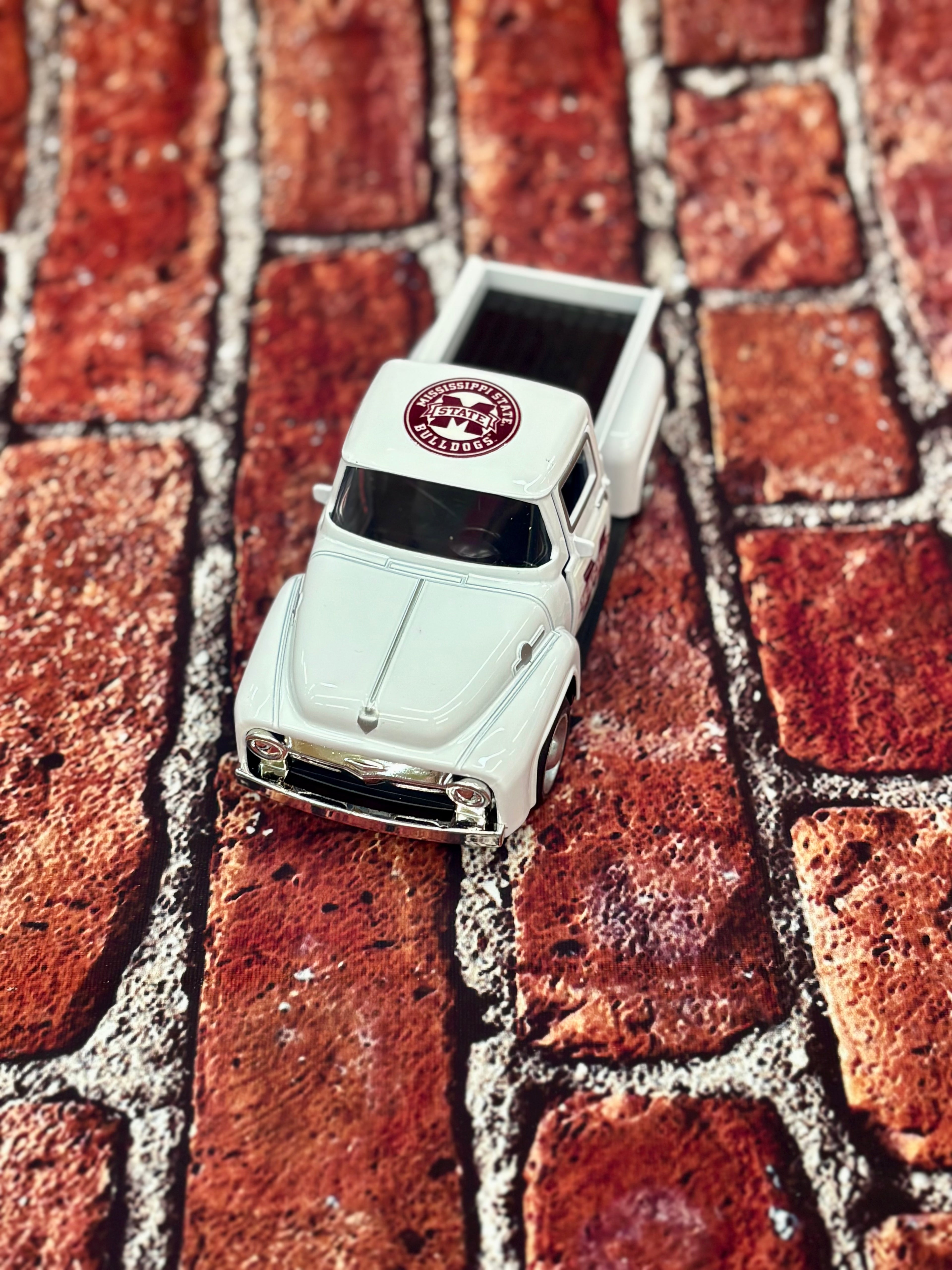 Toy Vintage Pickup Truck M-State