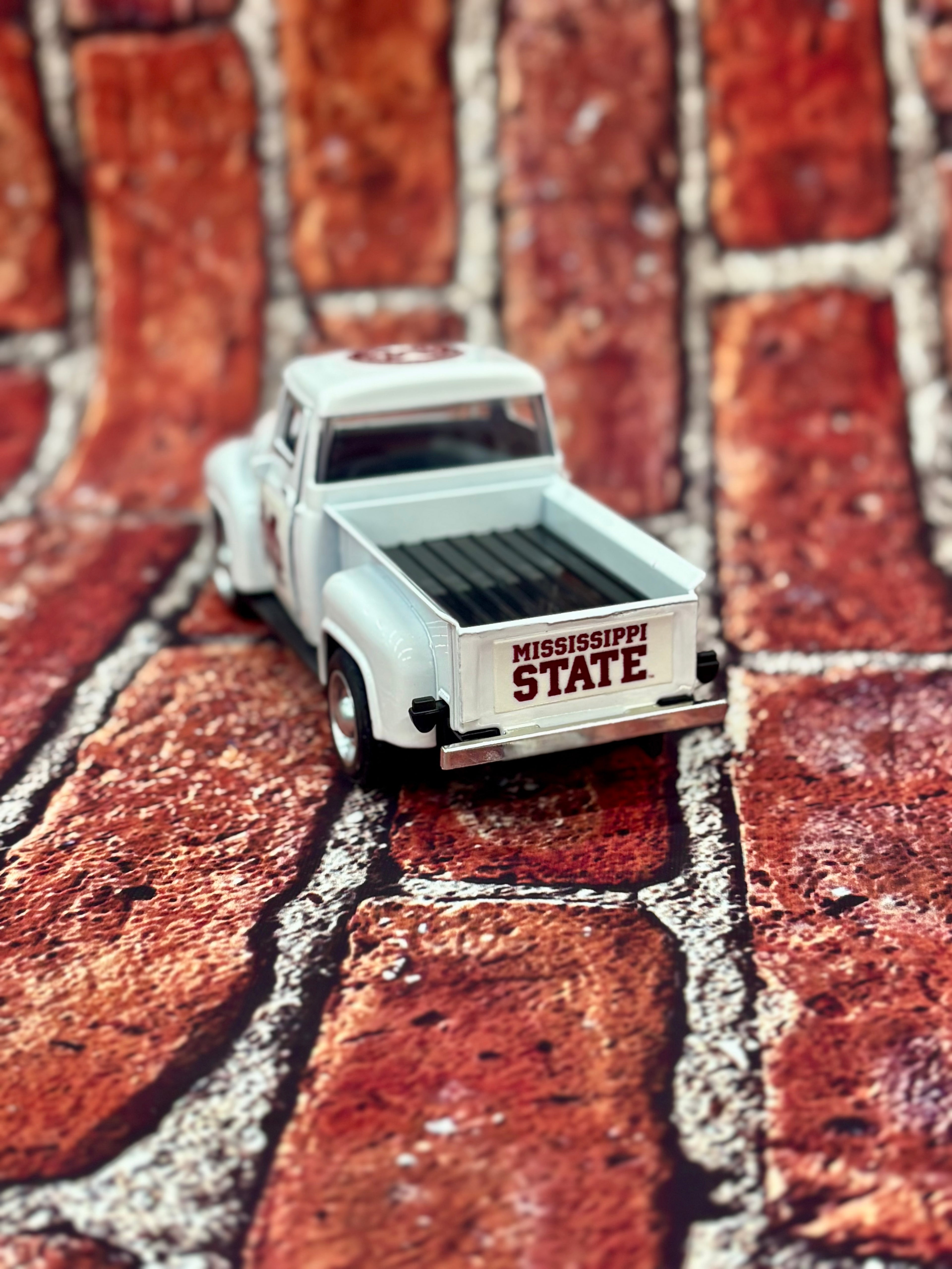 Toy Vintage Pickup Truck M-State