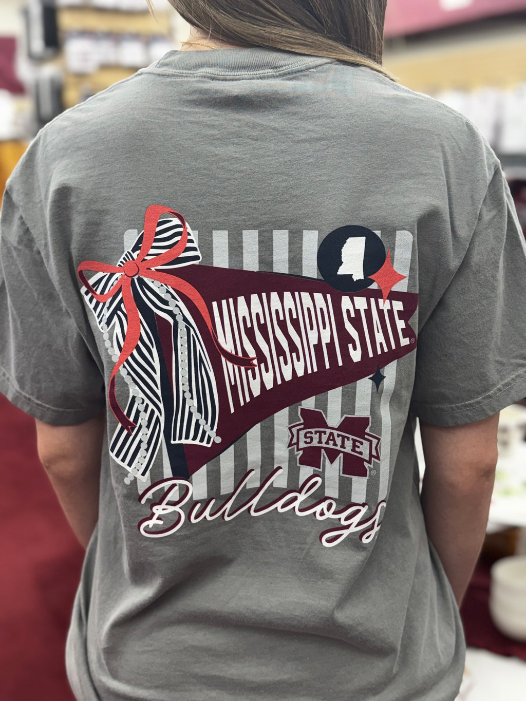 T-Shirt Short Sleeve Pennant Stripes Bulldogs with a Bow M-State
